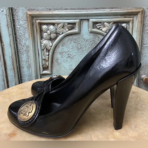 GUCCI Patent Leather Heels
Shoes size 36 C US 5.5 - Picture 12 of 12